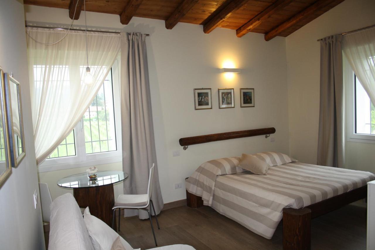 Cascina San Martino Bed & Breakfast Passirano Exterior photo