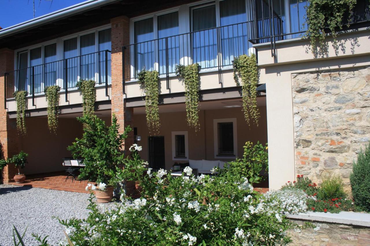 Cascina San Martino Bed & Breakfast Passirano Exterior photo