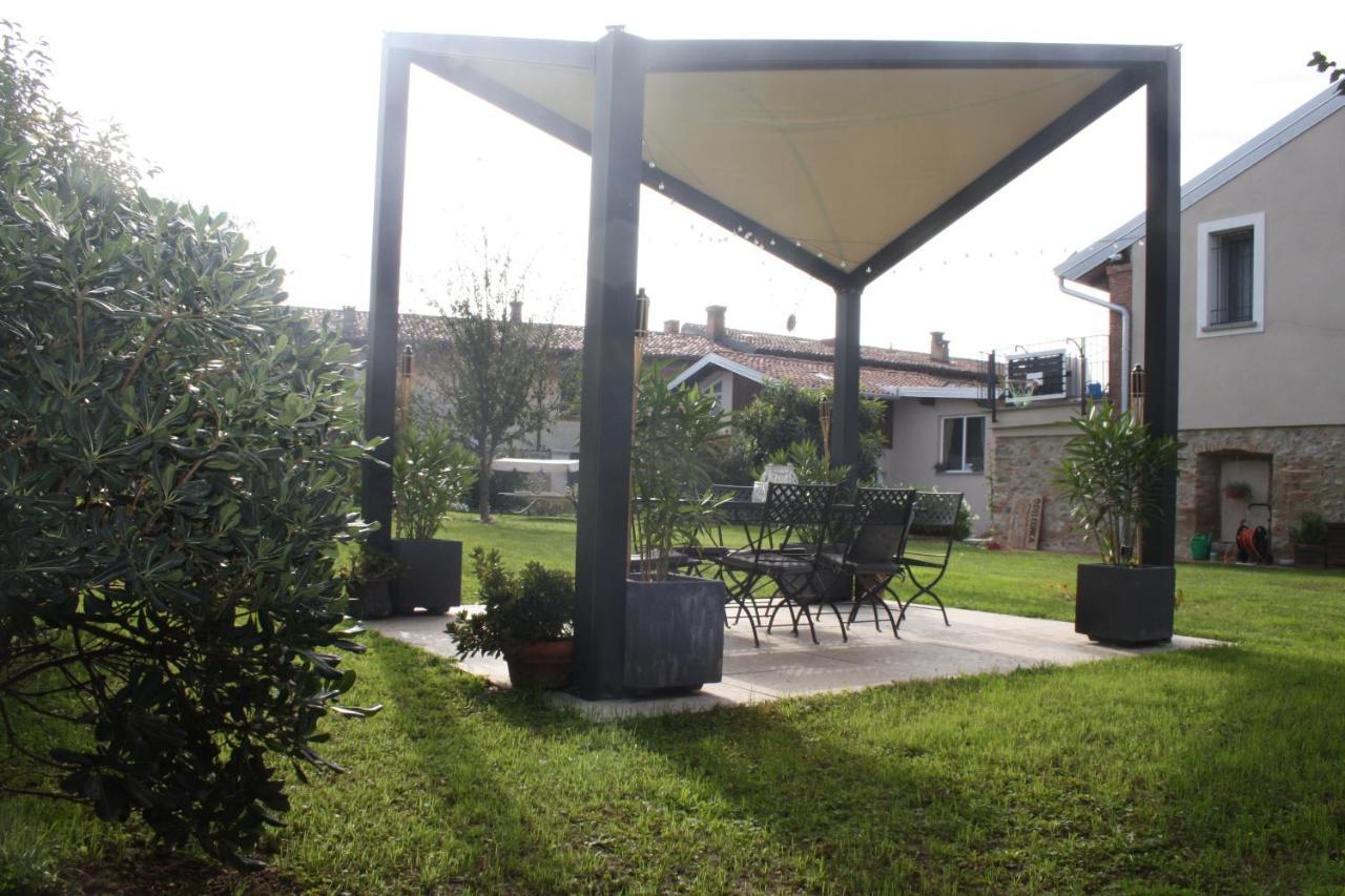 Cascina San Martino Bed & Breakfast Passirano Exterior photo