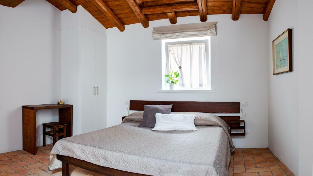 Cascina San Martino Bed & Breakfast Passirano Exterior photo